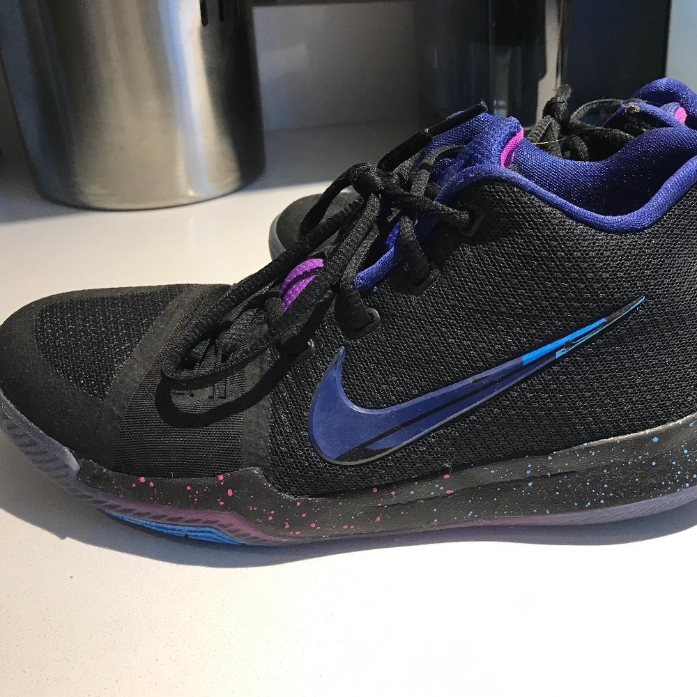 Kyrie 3 (GS) "Flip the Switch"